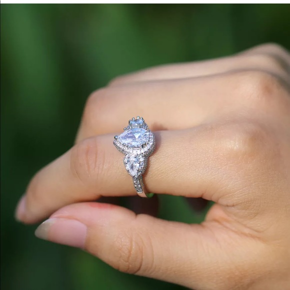 Wedding bridal pear shaped engagement ring SZ 8 - Picture 4 of 4